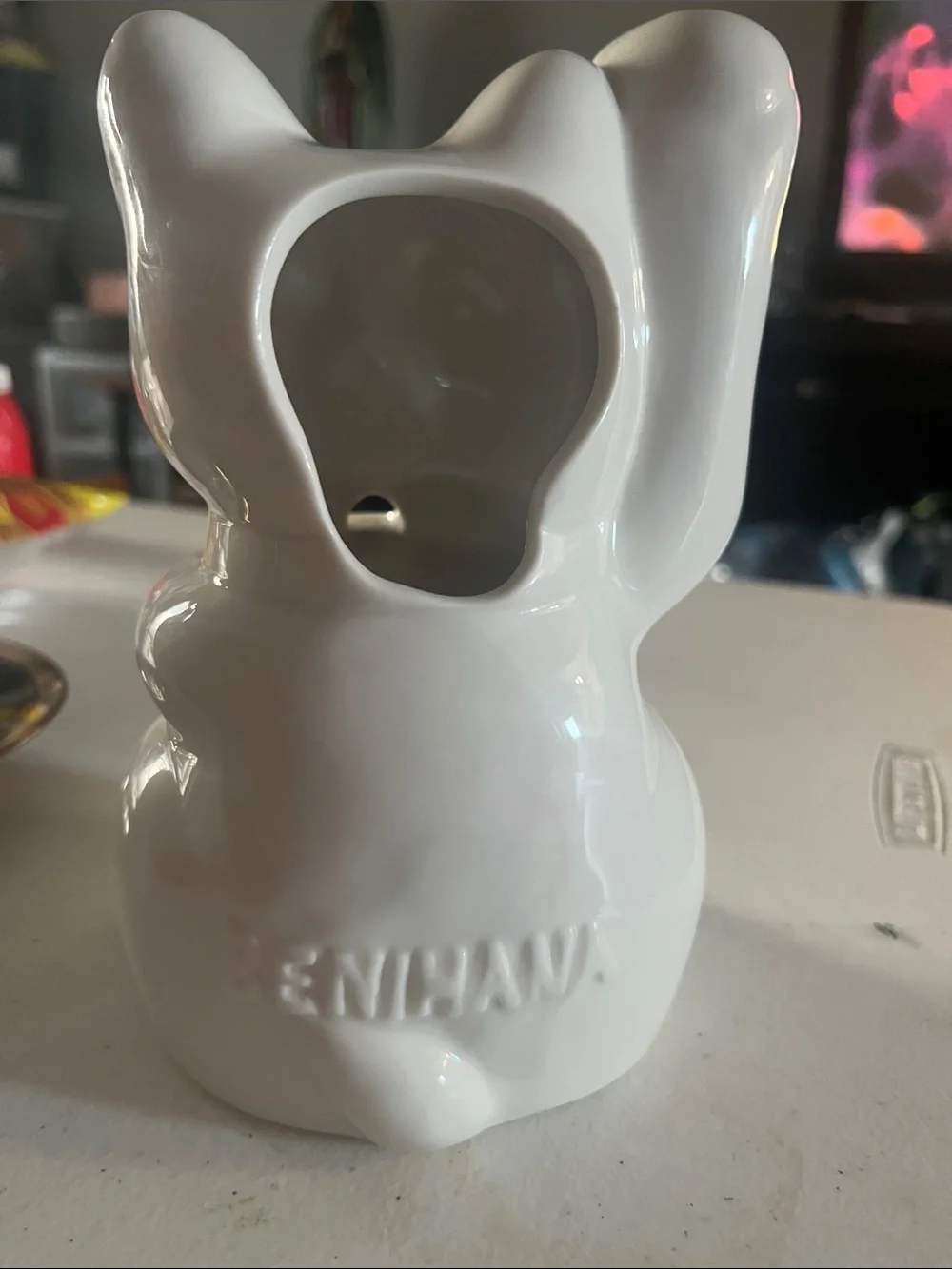 White Ceramic Lucky Cat Figurine Wall Decor